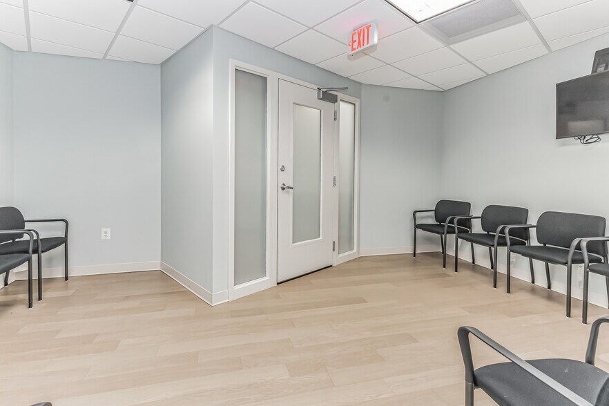 More Photos Of 131 Elden St, Herndon Medical For Sale