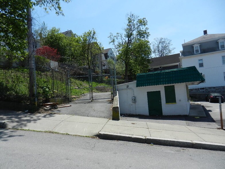 More Photos Of 835 N Main St, Fall River General Retail For Sale