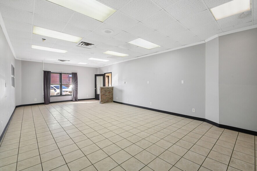 More Photos Of 321 Main Ave, De Pere Storefront Retail Office For Sale