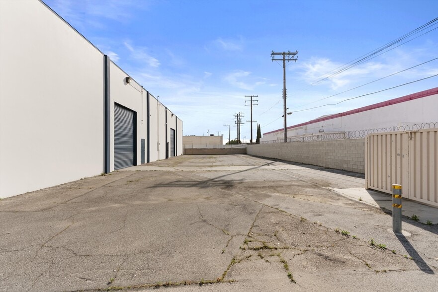 More Photos Of 6951 Oran Cir, Buena Park Warehouse For Lease