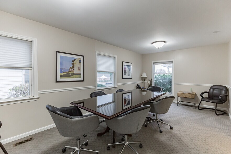 More Photos Of 10425 Southern Maryland Blvd, Dunkirk Medical For Lease