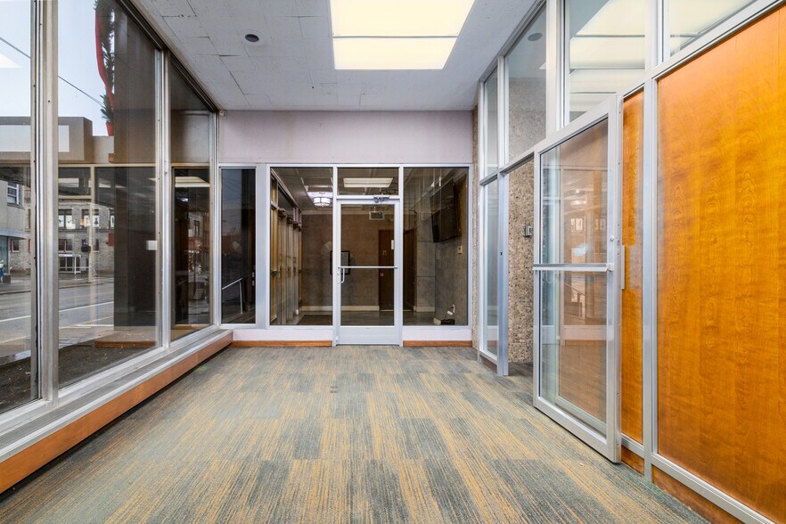 More Photos Of 100 N 4th St, Steubenville Office For Sale