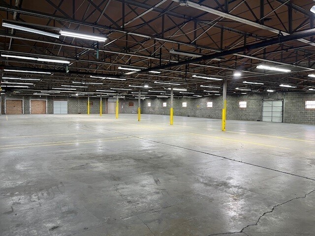 More Photos Of 8500-8600 Sovereign Row, Dallas Warehouse For Lease
