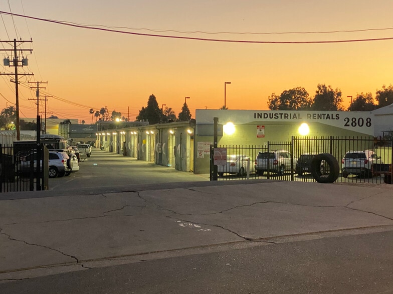 More Photos Of 2808 W 5th St, Santa Ana Warehouse For Lease