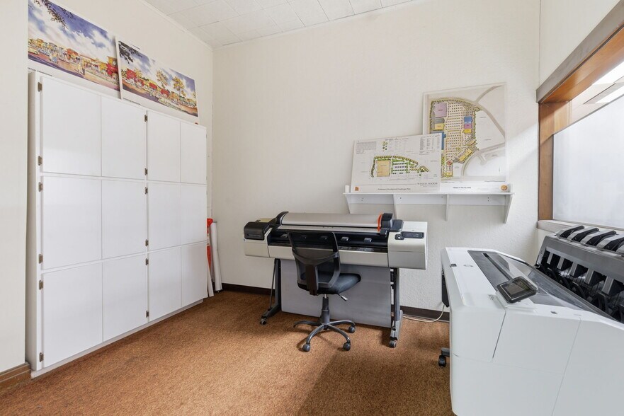 More Photos Of 1025 Central Ave, Tracy Medical For Sale