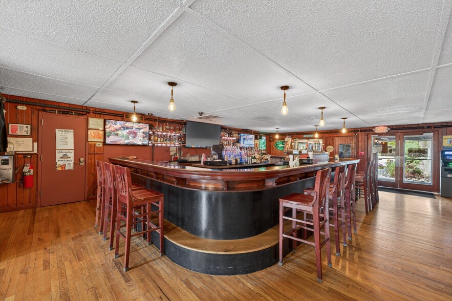 More Photos Of 1121 Route 12, Frenchtown Bar For Sale