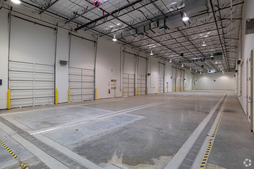 More Photos Of 15740 Park Row, Houston Unknown For Lease