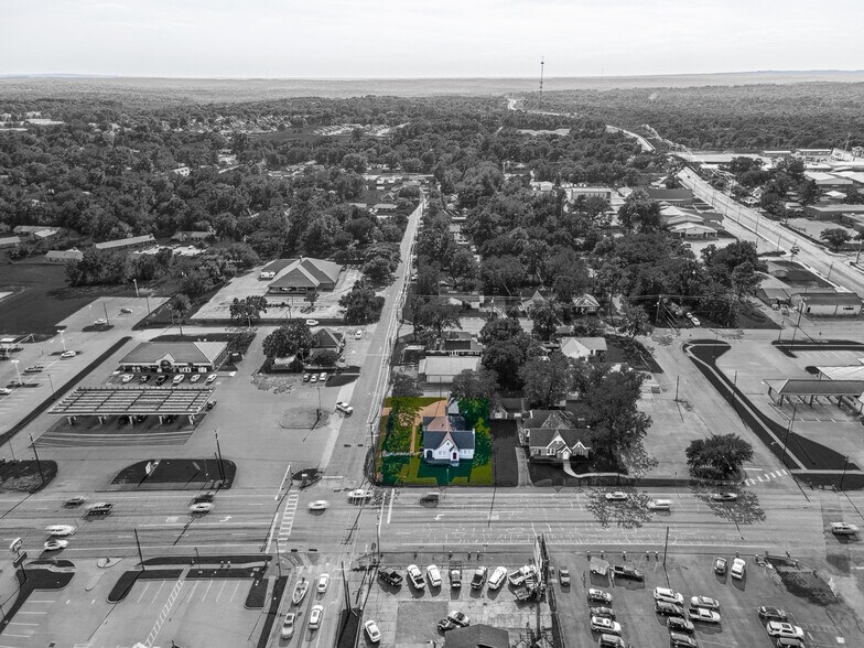 More Photos Of 209 S Main St, Lindale Loft Creative Space For Sale