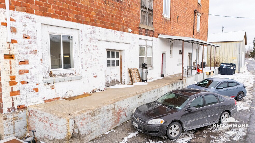 More Photos Of 4017 Railroad, Williamson Warehouse For Sale