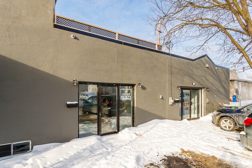 More Photos Of 610 Av O'connell, Dorval Storefront Retail Office For Lease