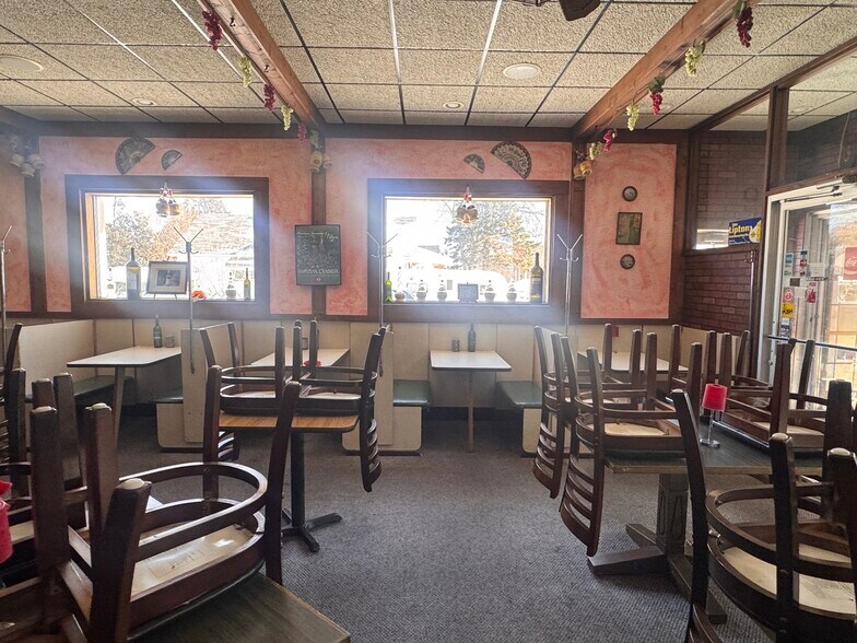 More Photos Of 1705 Columbus Ave, Bay City Restaurant For Sale