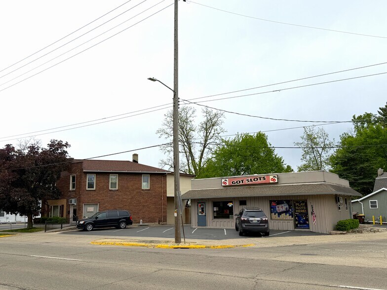 Primary Photo Of 900 Blackhawk Blvd, South Beloit Multifamily For Sale
