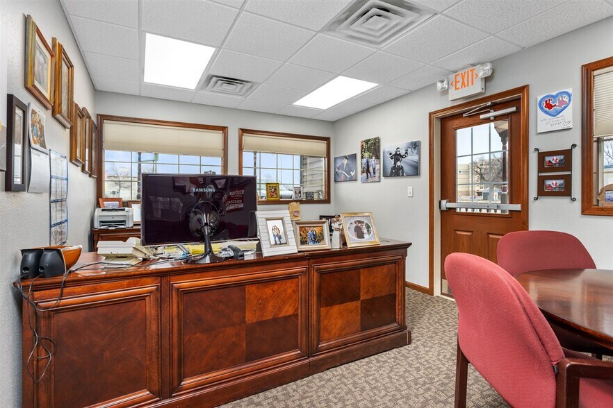 More Photos Of 2000 Burdick Expy E, Minot Office For Sale