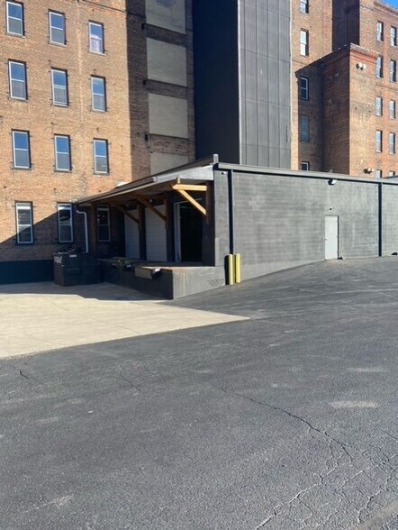 More Photos Of 911 Evans St, Cincinnati Warehouse For Lease
