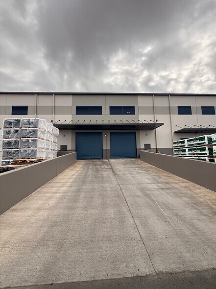 More Photos Of Ko'oloa'ula Street, Kapolei Warehouse For Lease