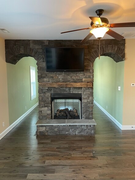 More Photos Of 100 Tradewynd Dr, Lynchburg General Retail For Sale