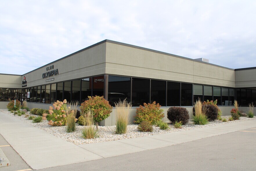 More Photos Of 101 Camelot Dr, Fond Du Lac Health Club For Sale