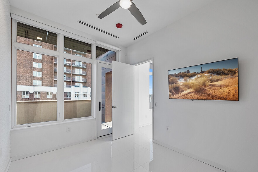 More Photos Of 400 S Old Woodward Ave, Birmingham Apartments For Sale