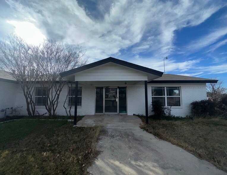 More Photos Of 1405 W Storey St, San Saba Skilled Nursing Facility For Sale