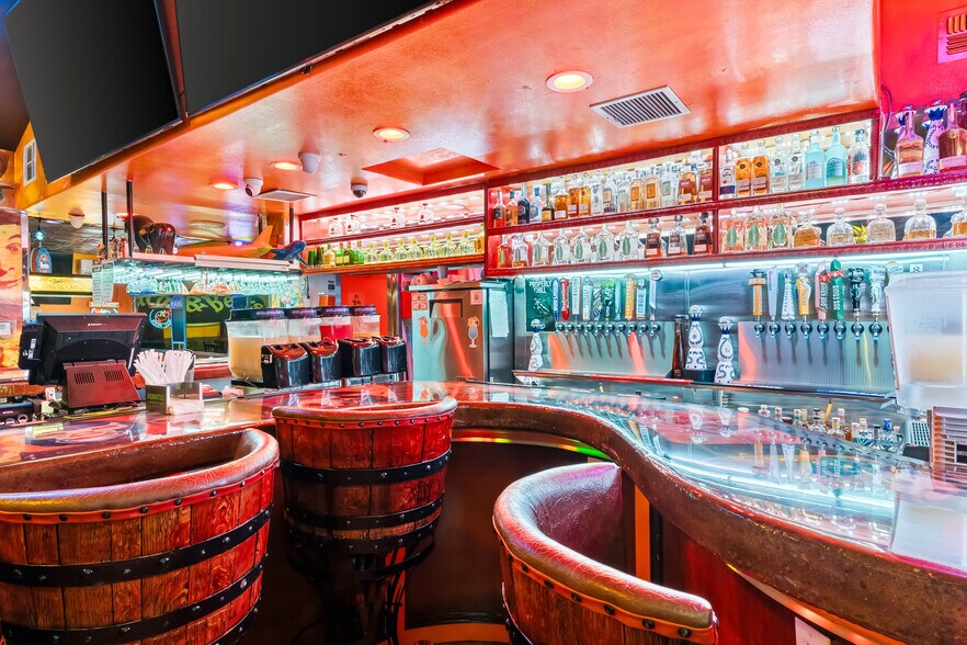 More Photos Of 1884 Arizona 95, Bullhead City General Retail For Sale