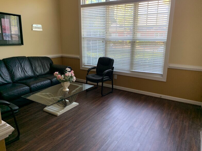 More Photos Of 11539 Park Woods Cir, Alpharetta Office For Lease