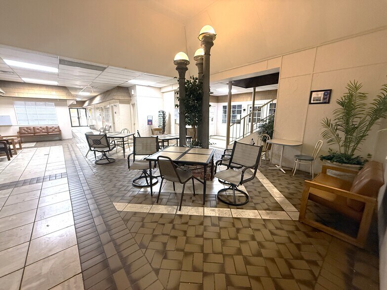 More Photos Of 1107 Main St, Woodward Storefront For Sale