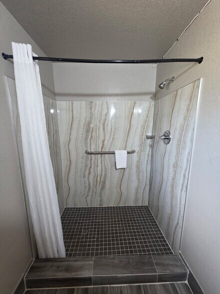 More Photos Of 1100 Main St, Knox City Hotel For Sale