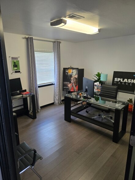 More Photos Of 114 Canfield Pl, Hendersonville Office For Sale