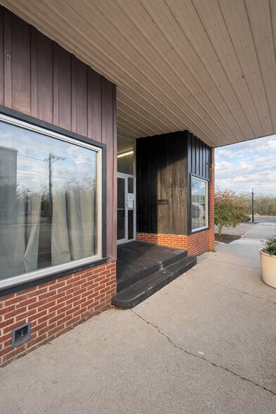 More Photos Of 102-104 Main St, Mccomb Storefront Retail Office For Sale