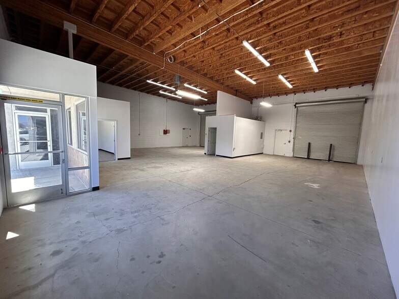 More Photos Of 10690 G Ave, Hesperia Warehouse For Lease