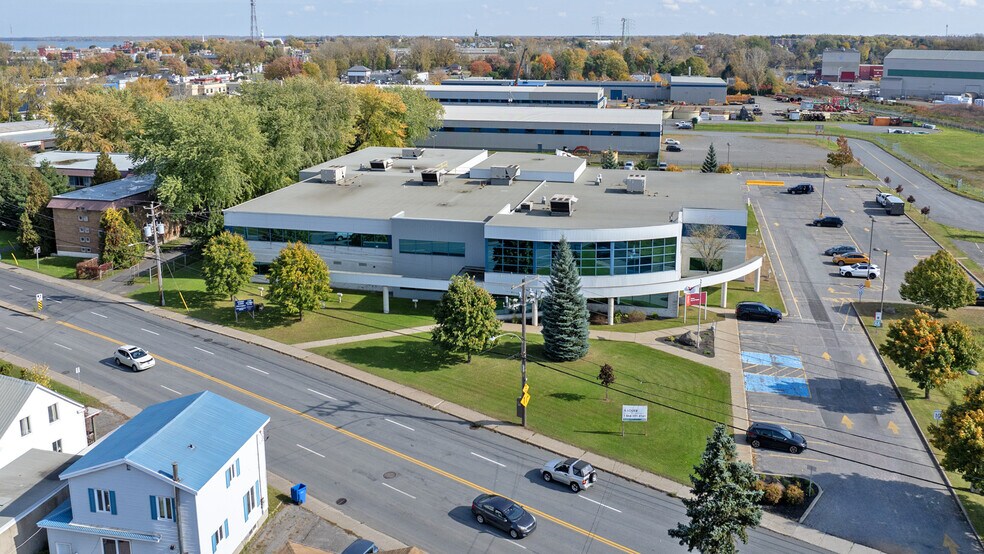 More Photos Of 1350 Ch Saint-Roch, Sorel-tracy Office For Lease