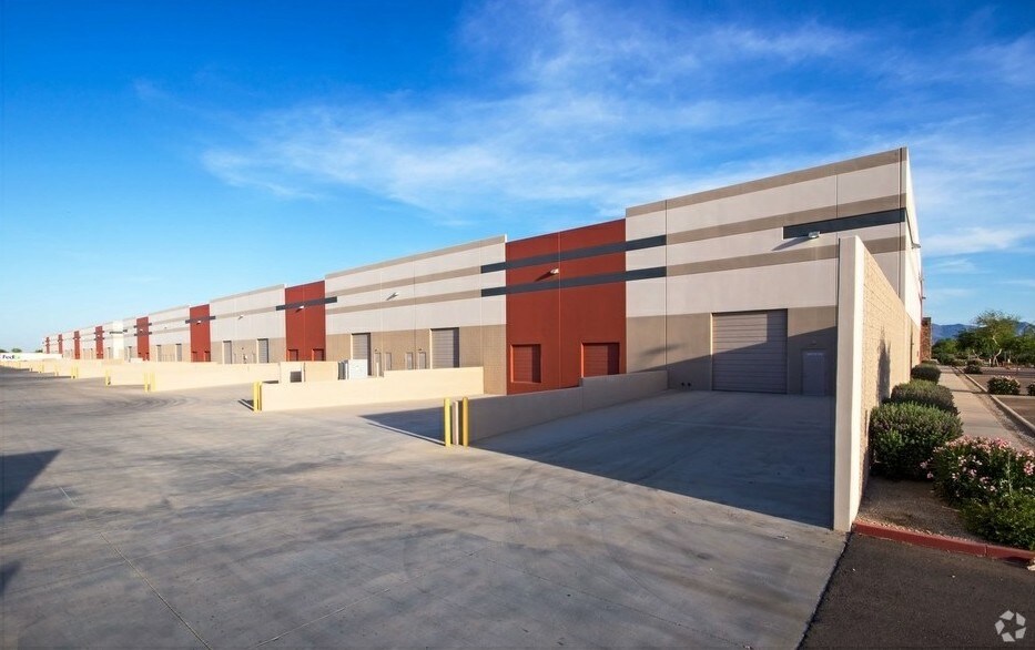 More Photos Of 1250 N Fairway Dr, Avondale Distribution For Lease