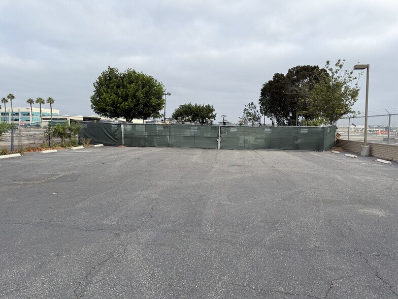 More Photos Of 3070 Airport way, Long Beach Land For Lease