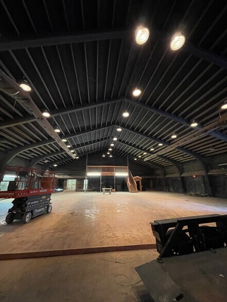 More Photos Of 10411 S US Highway 79, Palestine Warehouse For Sale