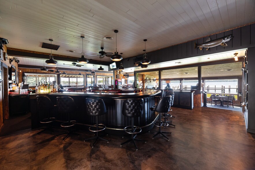 More Photos Of 380 S Lawson Dr, Green Lake Restaurant For Sale