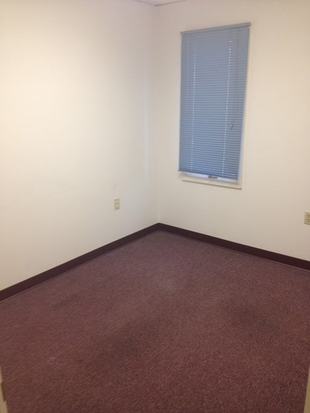 More Photos Of 186 Thomas Johnson Dr, Frederick Unknown For Lease