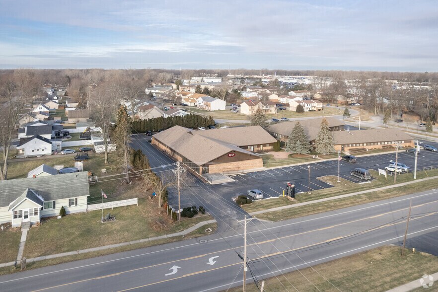 More Photos Of 2727 N Holland Sylvania Rd, Toledo Office For Sale