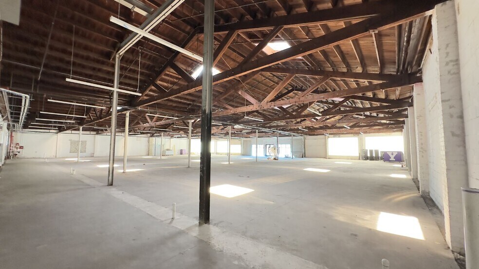 More Photos Of 617 W Central Blvd, Orlando Warehouse For Lease