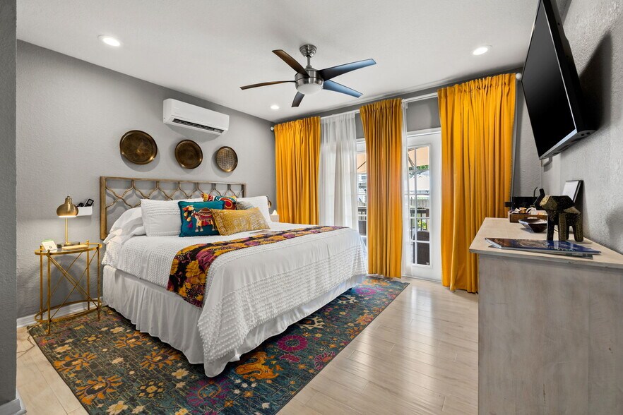More Photos Of 2801 7th Ave N, Saint Petersburg Hospitality For Sale