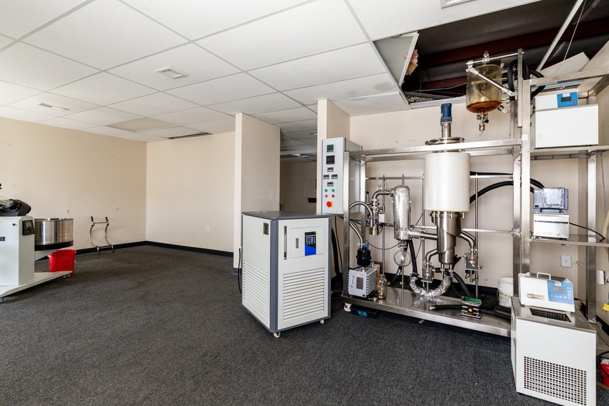 More Photos Of 43 N Silicon Dr, Pueblo Warehouse For Sale