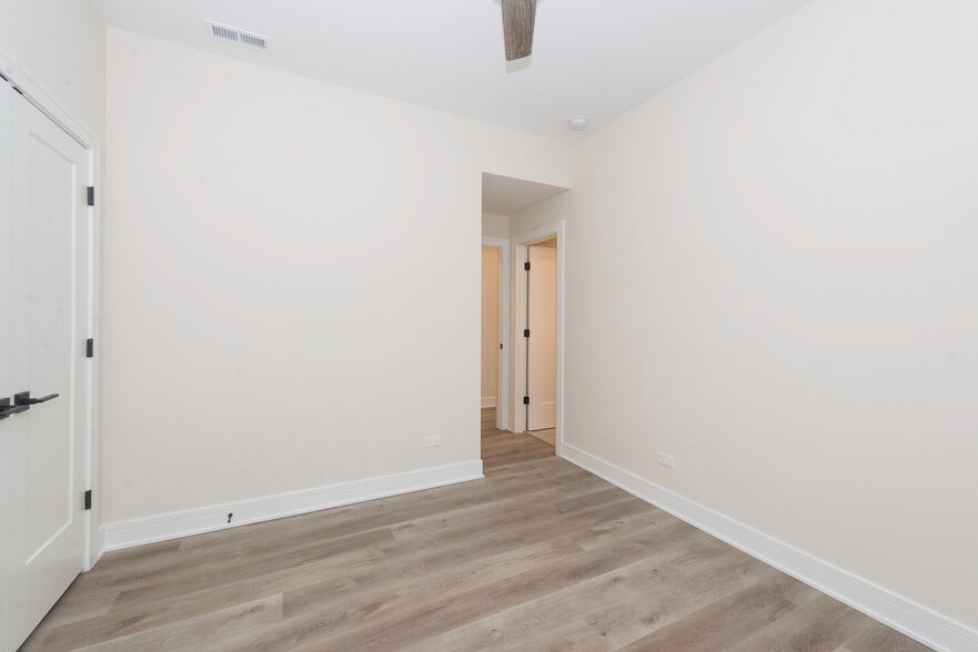 More Photos Of 3762 S Indiana Ave, Chicago Apartments For Sale