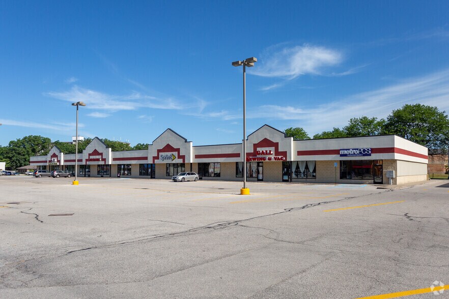More Photos Of 1930 E Apple Ave, Muskegon Unknown For Lease