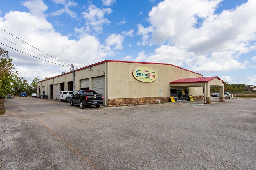More Photos Of 4545 S Sam Houston Pkwy E, Houston General Retail For Sale