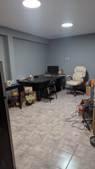 More Photos Of 35468 Groesbeck Hwy, Clinton Township Warehouse For Lease