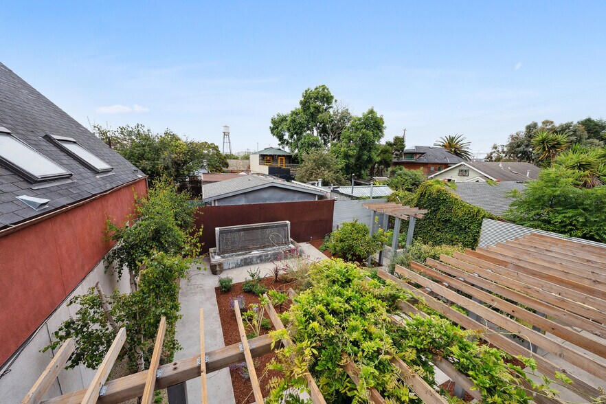 More Photos Of 1010 Grayson St, Berkeley Office Residential For Sale