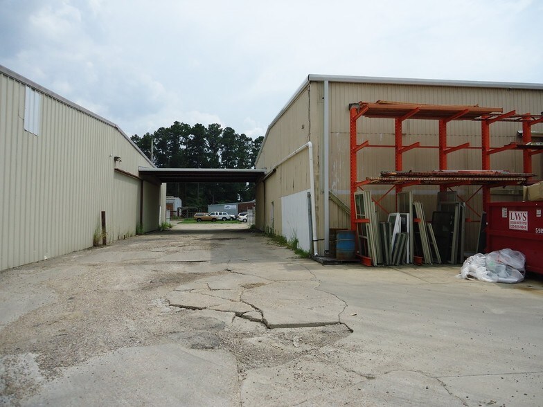 More Photos Of 11765 Darryl Dr, Baton Rouge Warehouse For Lease