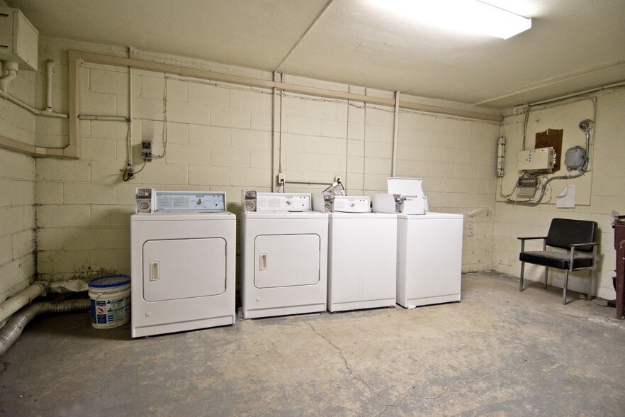 More Photos Of 2605 9th Ave, Oakland Apartments For Sale