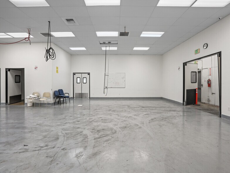 More Photos Of 400 E Arrow Hwy, San Dimas Office For Sale