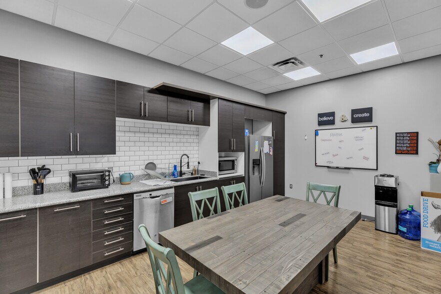 More Photos Of 8155 E Indian Bend Rd, Scottsdale Office For Sale