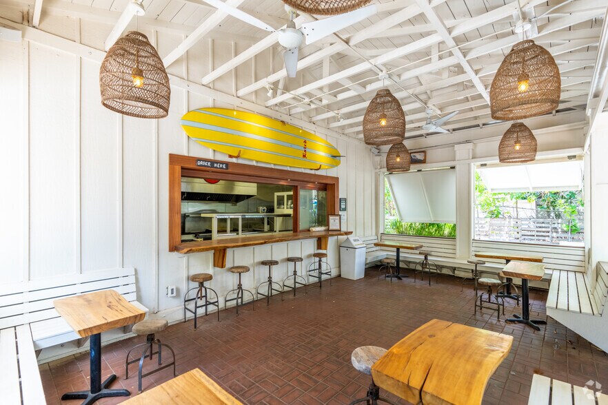 More Photos Of 65 Hana Hwy, Paia Restaurant For Lease